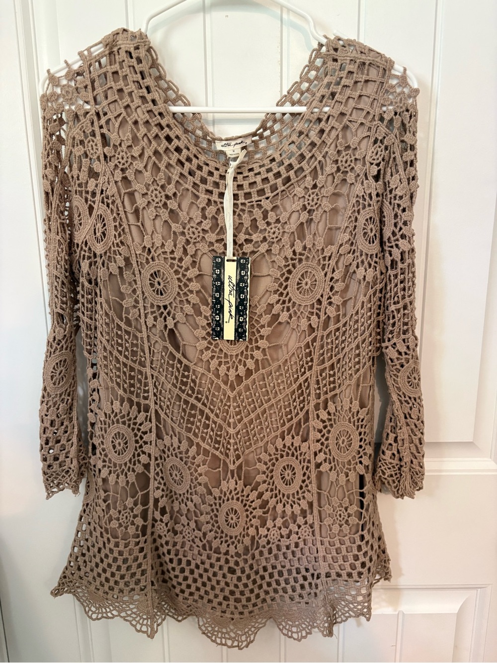 Ultra Pink Crochet Lace Tunic in Taupe. Size Medium. NWT.